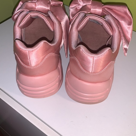 Puma Fenty rare Pink Satin Bow Sneakers size 9.5 - Picture 4 of 9